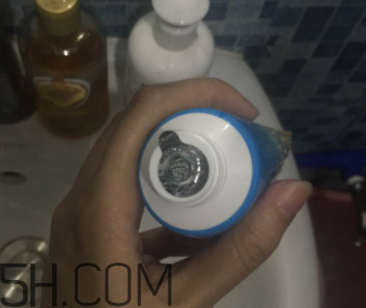 露得清綿密洗面奶怎么樣？露得清綿密洗面奶好用嗎？