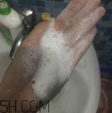 露得清綿密洗面奶怎么樣？露得清綿密洗面奶好用嗎？