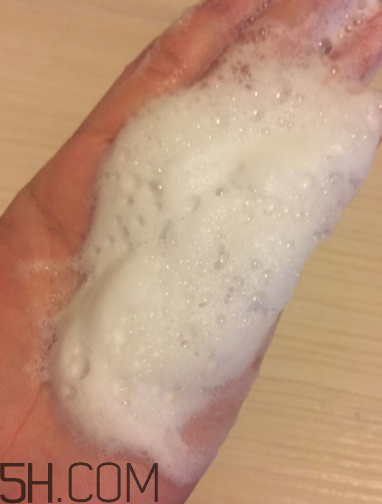 露得清綿密洗面奶怎么樣？露得清綿密洗面奶好用嗎？