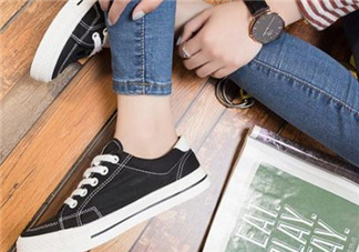 穿帆布鞋可以跑步嗎？穿帆布鞋跑步好嗎？