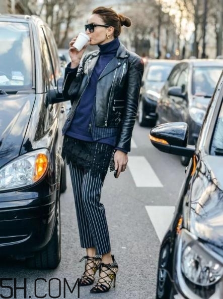 高領(lǐng)毛衣搭配什么外套？高領(lǐng)毛衣怎么搭配外套？