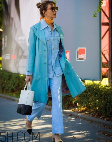 牛仔喇叭褲配什么上衣？牛仔喇叭褲搭配上衣圖片