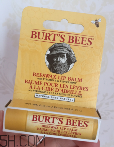 小蜜蜂水果味唇膏哪只好用？小蜜蜂水果味唇膏哪只好聞？