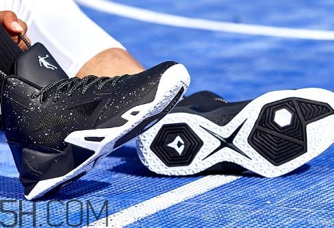 籃球鞋怎么清洗？籃球鞋可以水洗嗎？