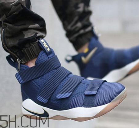 籃球鞋磨腳踝怎么辦？籃球鞋磨腳后跟怎么辦？