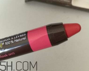 小蜜蜂唇膏筆怎么樣？小蜜蜂唇膏筆好用嗎？