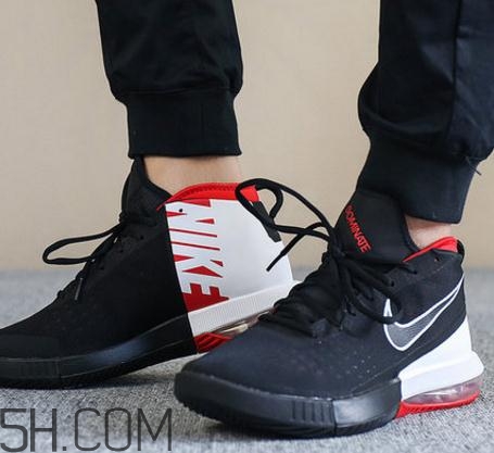 籃球鞋鞋碼偏大嗎？籃球鞋會(huì)越穿越大嗎？