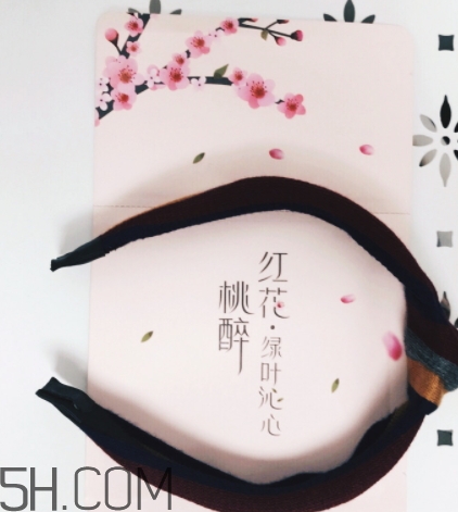 素萃面膜怎么樣？素萃面膜有熒光劑激素嗎？