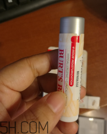 小蜜蜂細(xì)致修護(hù)唇膏怎么樣？好用嗎？