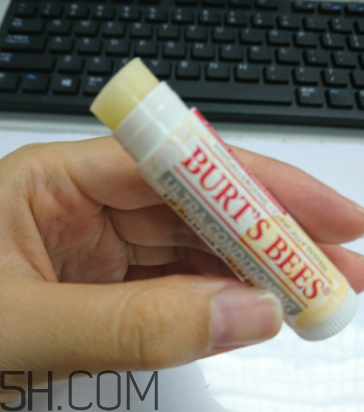 小蜜蜂細(xì)致修護(hù)唇膏怎么樣？好用嗎？