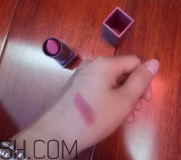 小蜜蜂口紅孕婦能用嗎？小蜜蜂口紅怎么樣？