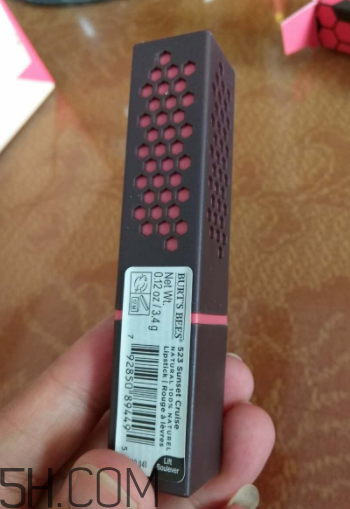 小蜜蜂口紅好用嗎？小蜜蜂口紅試色