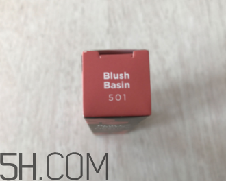 小蜜蜂口紅好用嗎？小蜜蜂口紅試色