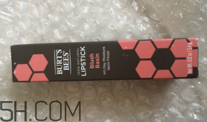 小蜜蜂口紅好用嗎？小蜜蜂口紅試色