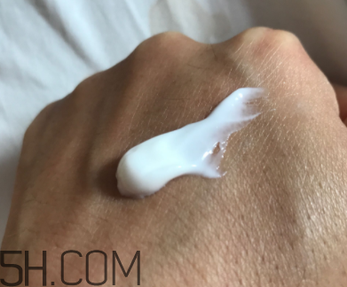 小蜜蜂潤(rùn)膚露怎么樣？小蜜蜂潤(rùn)膚露好用嗎？