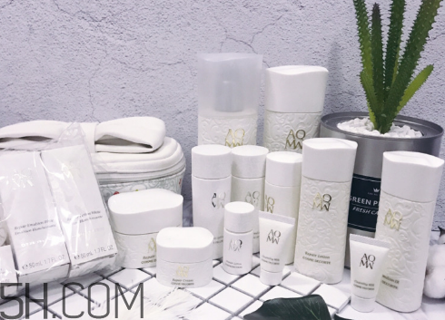 黛珂白檀美白好還是修復(fù)好？黛珂白檀水乳后還要用霜嗎？