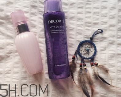 黛珂紫蘇水具有抗炎作用嗎？黛珂紫蘇水適合多少歲？