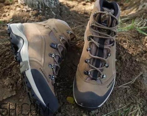 登山鞋買高幫還是低幫？登山鞋買小了怎么辦？