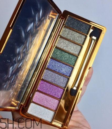 維尼小熊眼影好用嗎？維尼小熊眼影色號試色