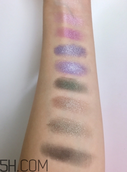 維尼小熊眼影好用嗎？維尼小熊眼影色號試色