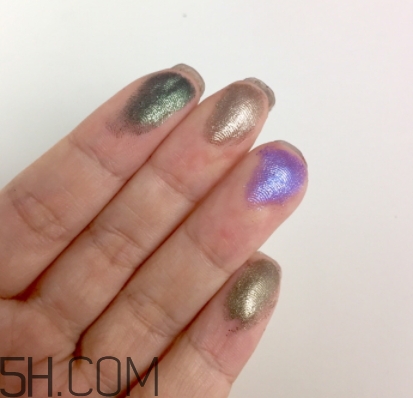 維尼小熊眼影好用嗎？維尼小熊眼影色號試色