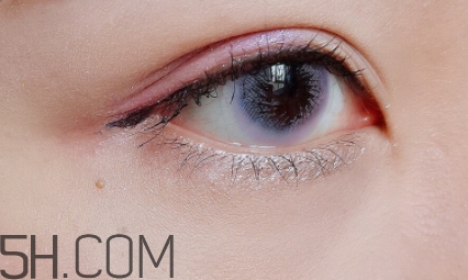 維尼小熊眼影好用嗎？維尼小熊眼影色號試色