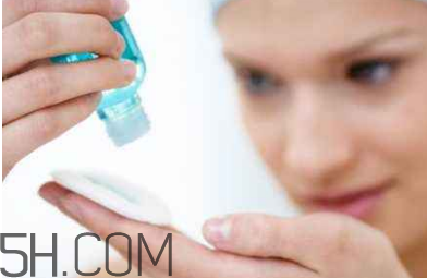 怎么用卸妝油不傷皮膚？卸妝油使用注意事項