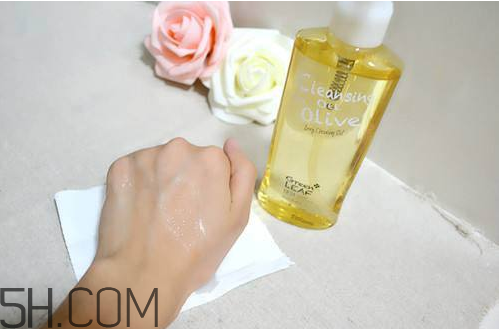 卸妝油可以祛痘嗎？卸妝油的錯(cuò)誤用法