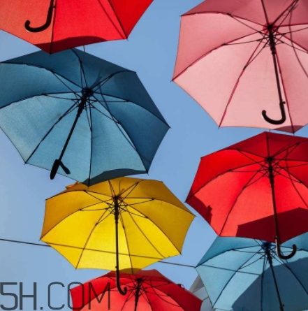 女生說記得帶傘什么意思？女生說雨傘什么意思？