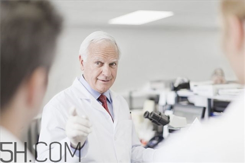 白內(nèi)障會(huì)引起頭疼嗎？白內(nèi)障會(huì)引起眼壓高嗎？