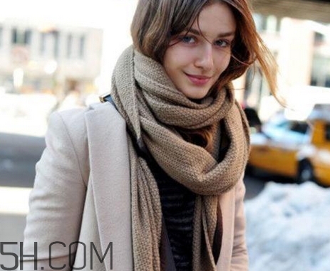 黃皮適合什么顏色圍巾_黃皮戴什么顏色圍巾好 黃皮適合什么顏色圍巾_黃皮戴什么顏色圍巾好