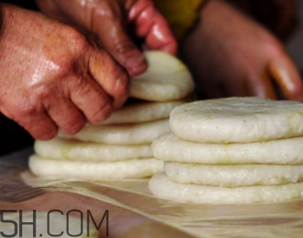 糍粑不能和什么一起吃？糍粑哪些人不能吃