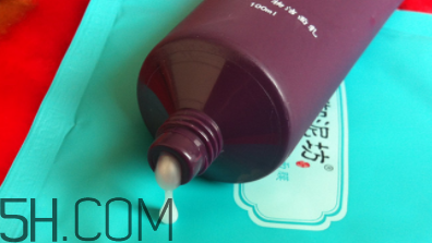 御泥坊黑玫瑰潔面乳怎么樣？御泥坊黑玫瑰潔面乳好用嗎？