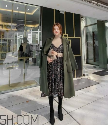 綠色大衣配什么顏色打底衫？綠色大衣里面配什么？