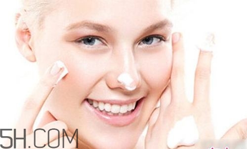 御泥坊黑玫瑰潔面乳怎么樣？御泥坊黑玫瑰潔面乳好用嗎？