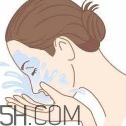 怎么用卸妝油不傷皮膚？卸妝油使用注意事項