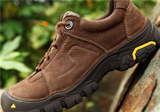 徒步鞋要買大一碼嗎？徒步鞋重嗎？