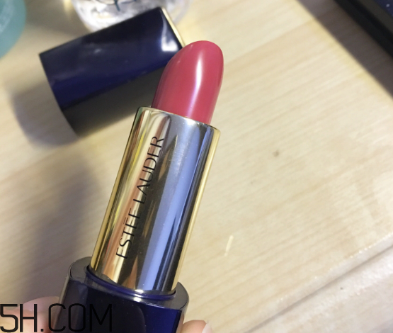 雅詩蘭黛和迪奧口紅哪個好用？雅詩蘭黛傾慕420口紅怎么樣？