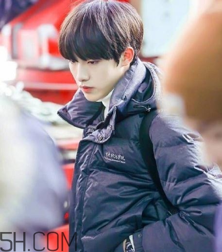 中戲羽絨服多少錢？中戲羽絨服怎么買？