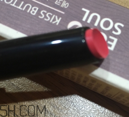 稚優(yōu)泉和得鮮哪個(gè)好？稚優(yōu)泉和得鮮口紅對(duì)比