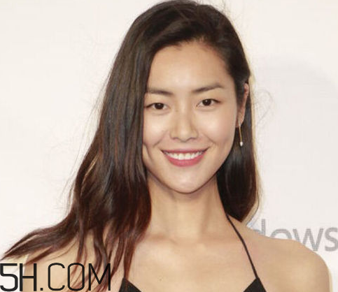 雅詩蘭黛和迪奧口紅哪個好用？雅詩蘭黛傾慕420口紅怎么樣？