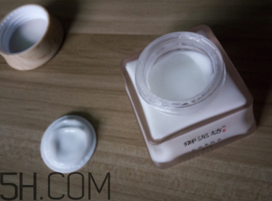 御泥坊礦物養(yǎng)膚霜怎么樣？御泥坊礦物養(yǎng)膚霜好用嗎？
