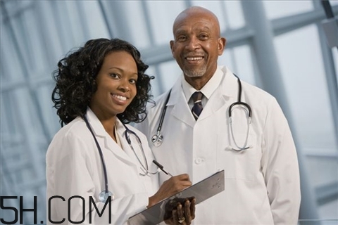 沙眼能戴隱形眼鏡嗎？沙眼能戴美瞳嗎？