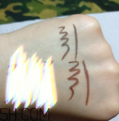 稚優(yōu)泉眼線膠筆好用嗎？稚優(yōu)泉眼線膠筆和眼線液筆哪個(gè)好