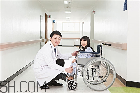 牙周炎用什么漱口水？牙周炎用鹽水漱口好嗎？