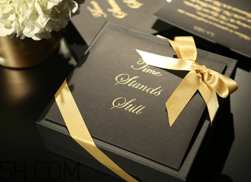 海藍(lán)之謎鎏金煥顏精華液多少錢？怎么用？