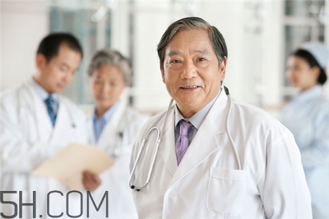 牙周炎吃頭孢有用嗎？牙周炎吃維生素c有用嗎？