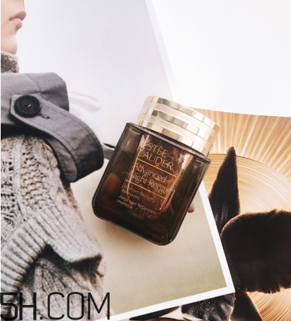 雅詩(shī)蘭黛安瓶膠囊價(jià)格多少錢(qián)？精華液可以天天用嗎？