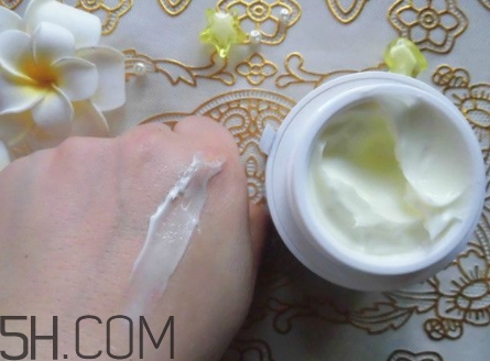 歌麗姬寶素顏霜副作用 歌麗姬寶素顏霜含鉛汞嗎？