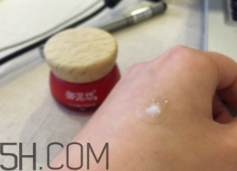 御泥坊紅石榴眼霜怎么樣？御泥坊紅石榴眼霜好用嗎？